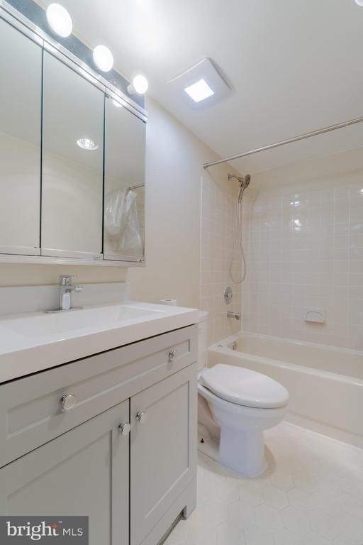 805 N Howard Street N - Photo 17