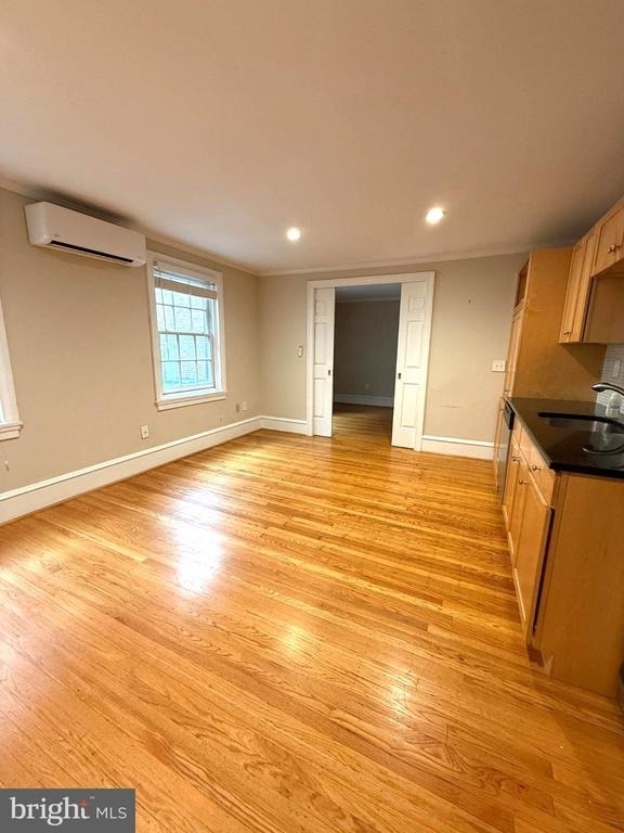 1602 Spruce Street - Photo 4