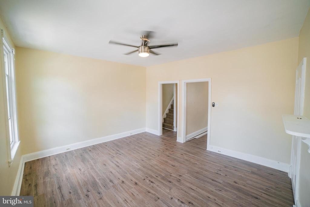 2427 E Allegheny Avenue - Photo 2