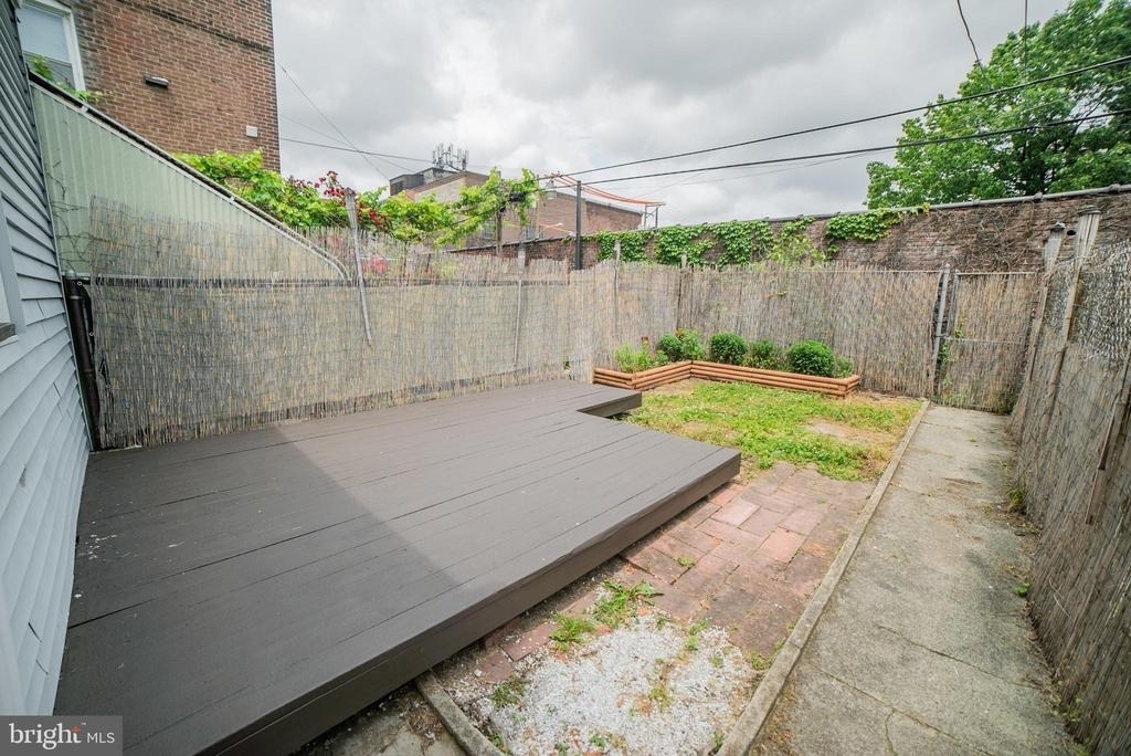 2427 E Allegheny Avenue - Photo 15