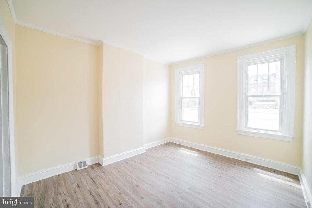 2427 E Allegheny Avenue - Photo 4