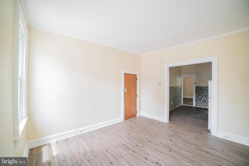 2427 E Allegheny Avenue - Photo 2
