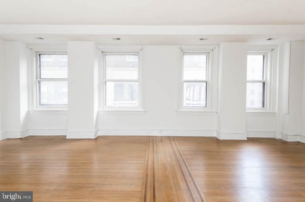 235 S 15th Street - Photo 1
