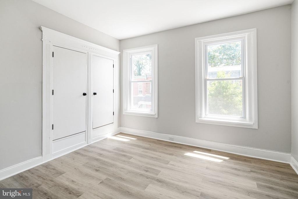 3857 Wyalusing Avenue - Photo 10