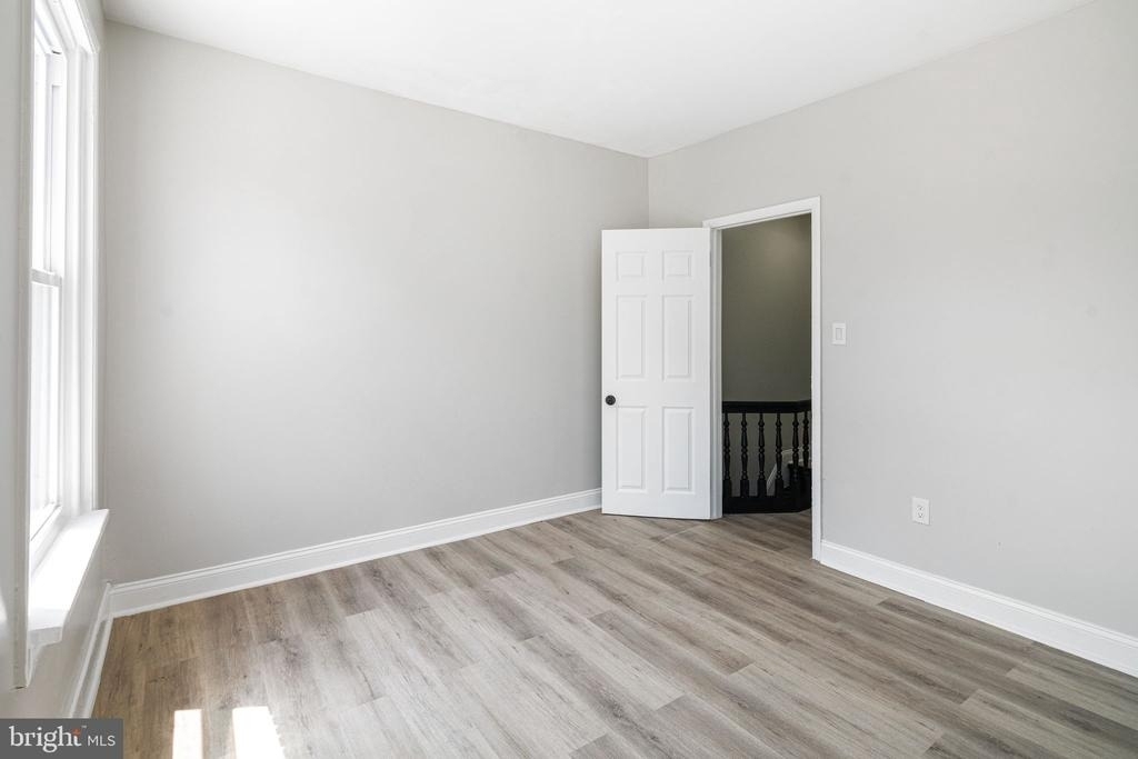3857 Wyalusing Avenue - Photo 11
