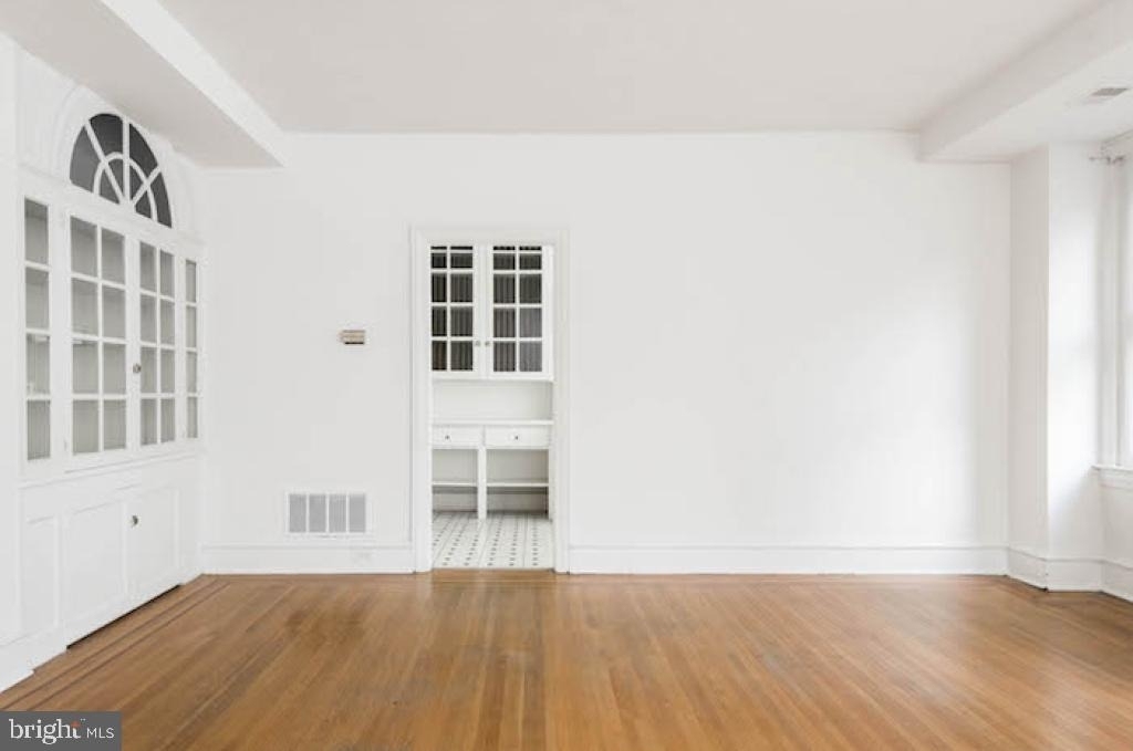 235 S 15th Street - Photo 2