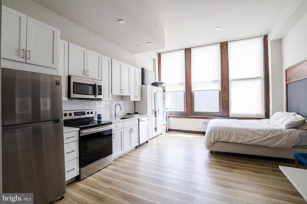 1300 S 19th Street - Photo 0