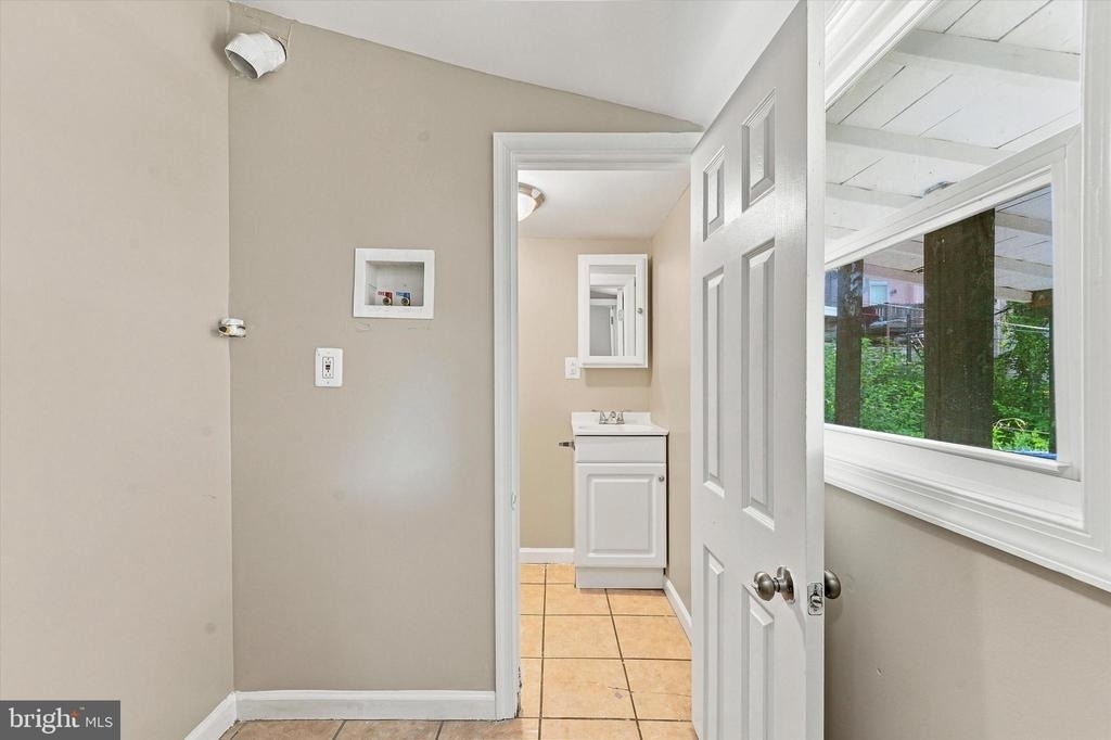 1551 N Allison Street - Photo 9