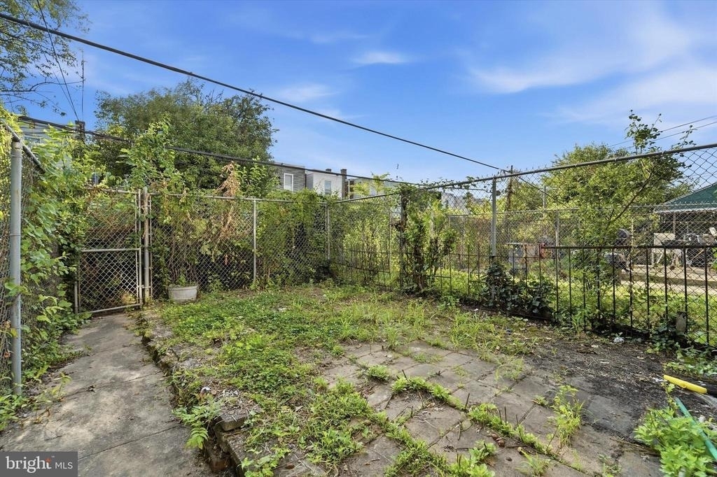 1551 N Allison Street - Photo 24