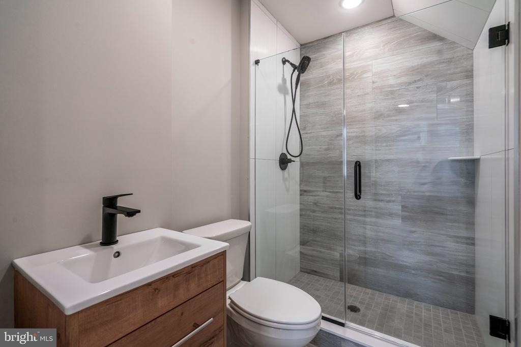 719 Dickinson Street - Photo 18