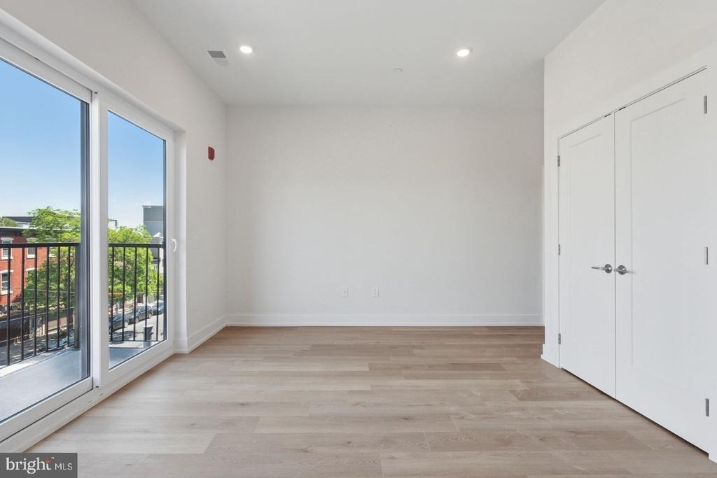 130 W Girard Avenue - Photo 20