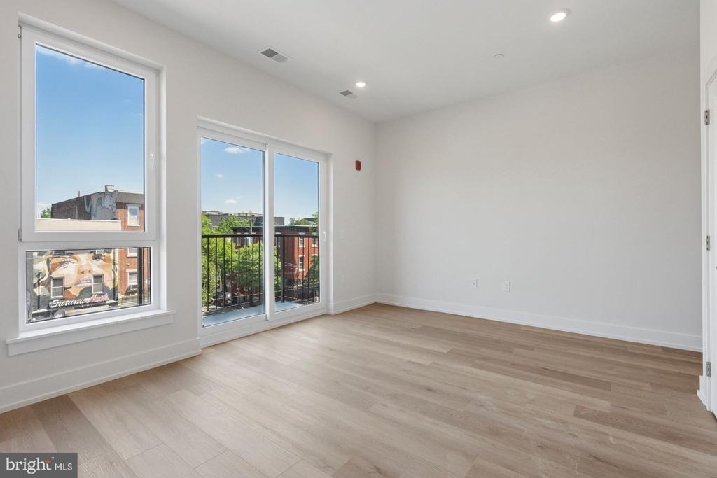 130 W Girard Avenue - Photo 13