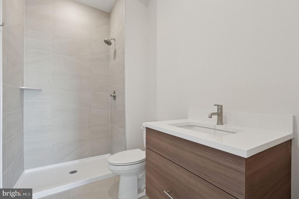 130 W Girard Avenue - Photo 19