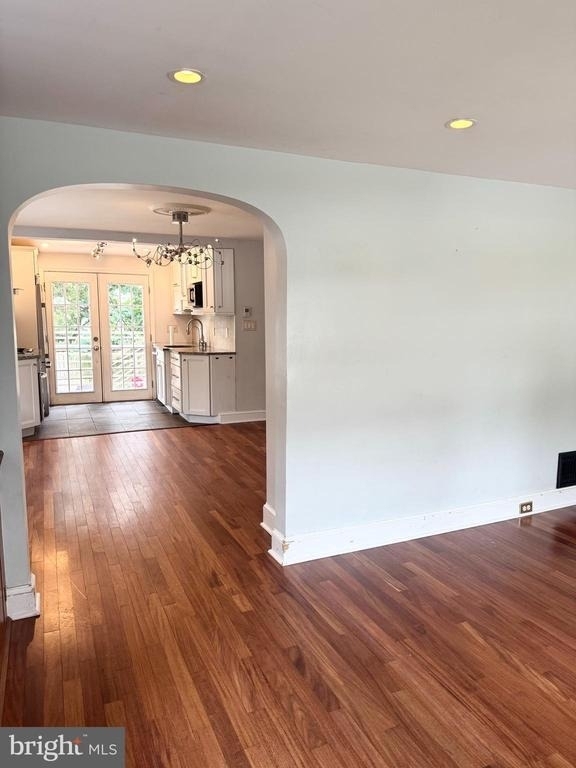 150 E Hartwell Lane - Photo 6