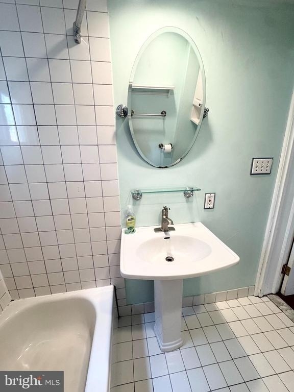 150 E Hartwell Lane - Photo 17