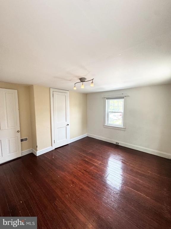 150 E Hartwell Lane - Photo 13