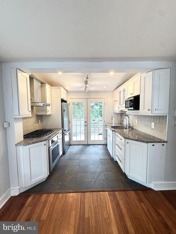 150 E Hartwell Lane - Photo 4