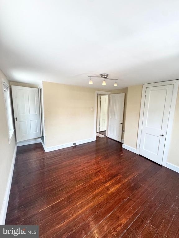 150 E Hartwell Lane - Photo 12