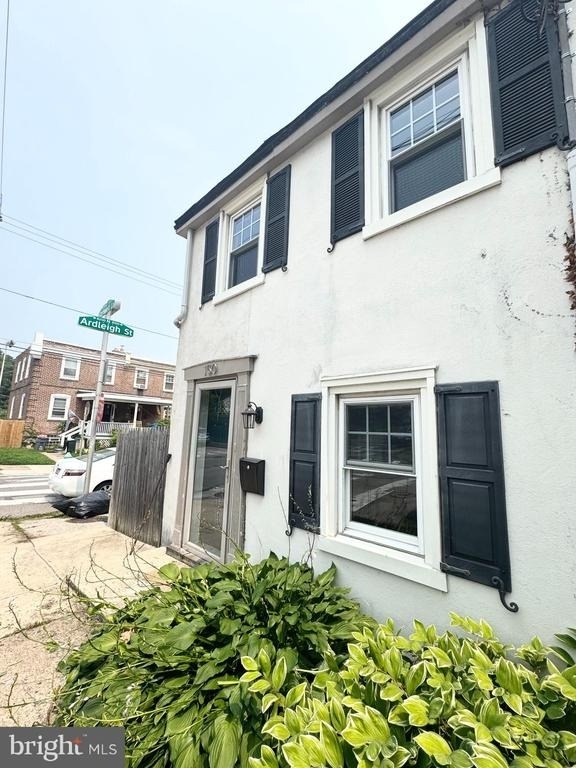 150 E Hartwell Lane - Photo 1