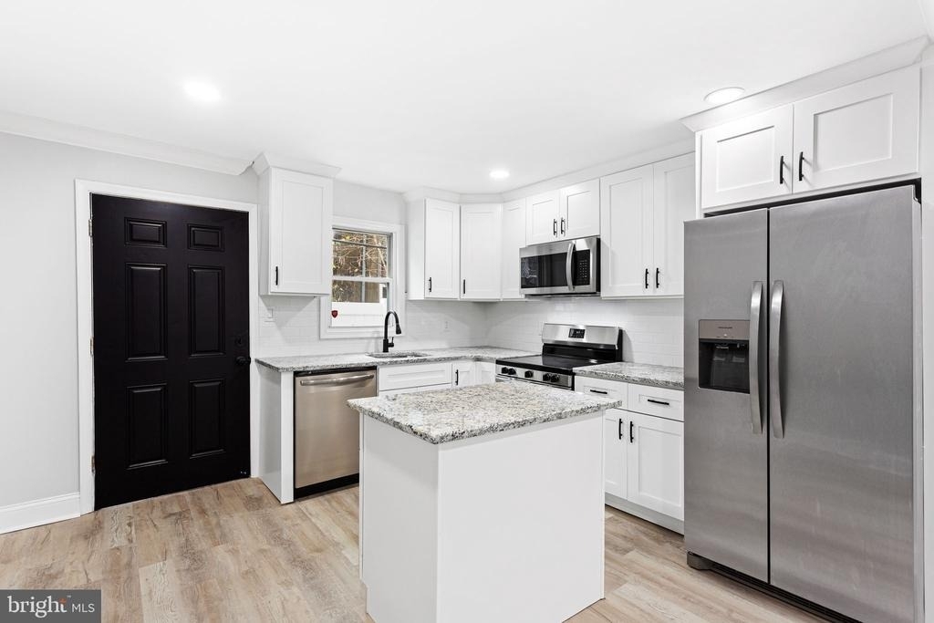 1847 Gerritt Street - Photo 3