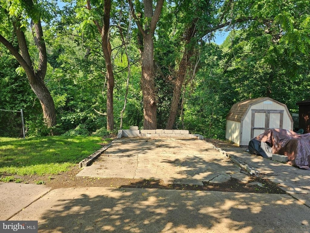 1521 W End Drive - Photo 17