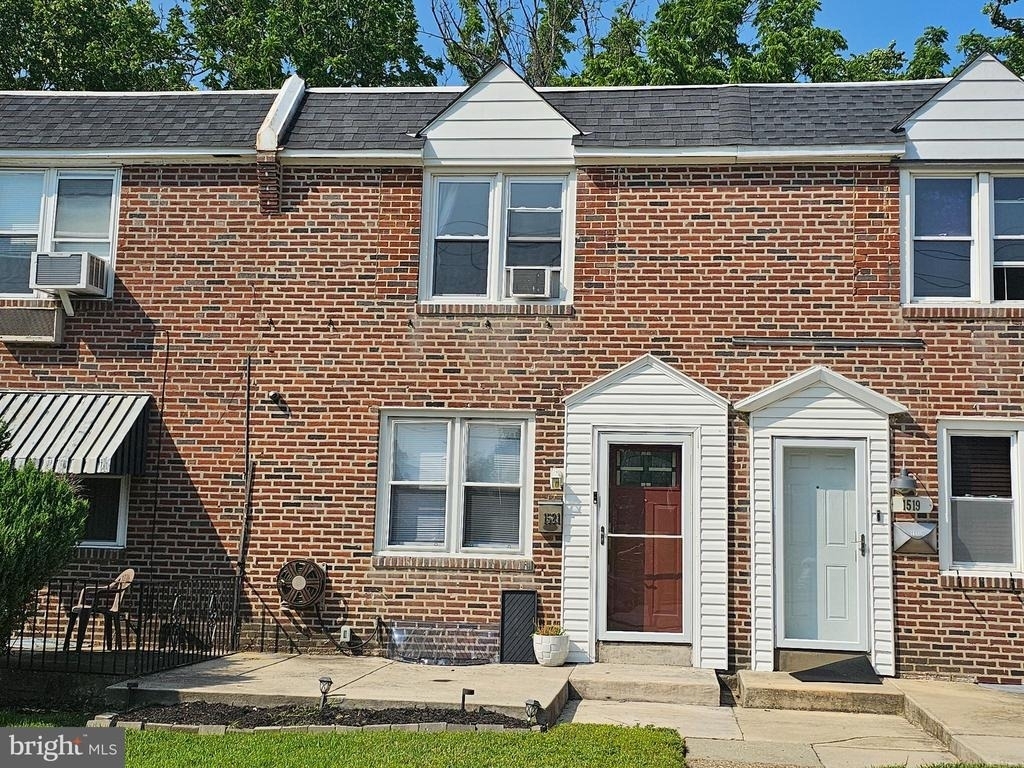 1521 W End Drive - Photo 1