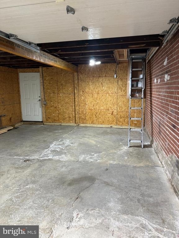 392 W Broad Street - Photo 3