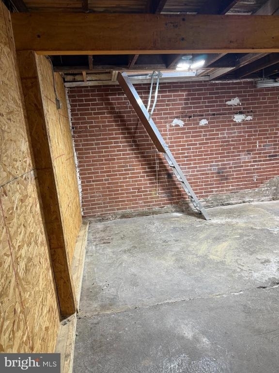 392 W Broad Street - Photo 4