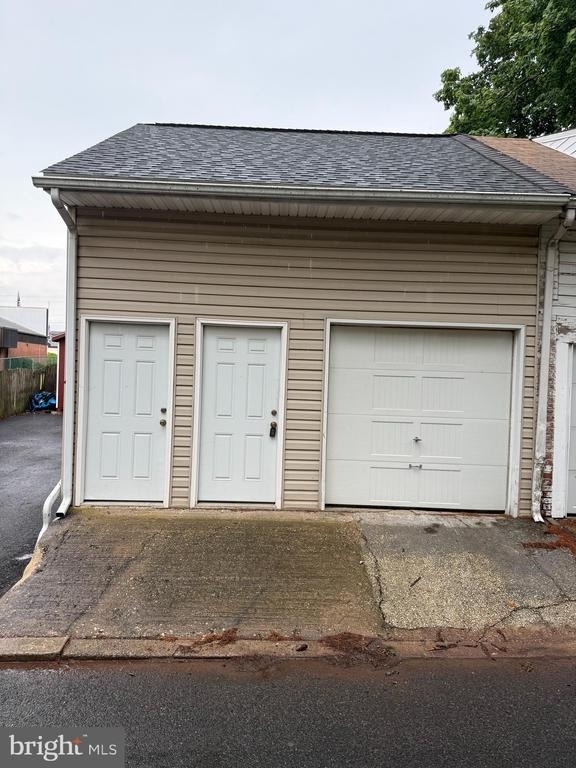 392 W Broad Street - Photo 7