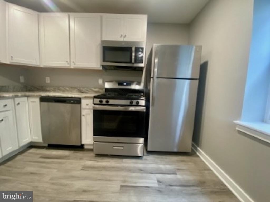218 W King Street - Photo 3