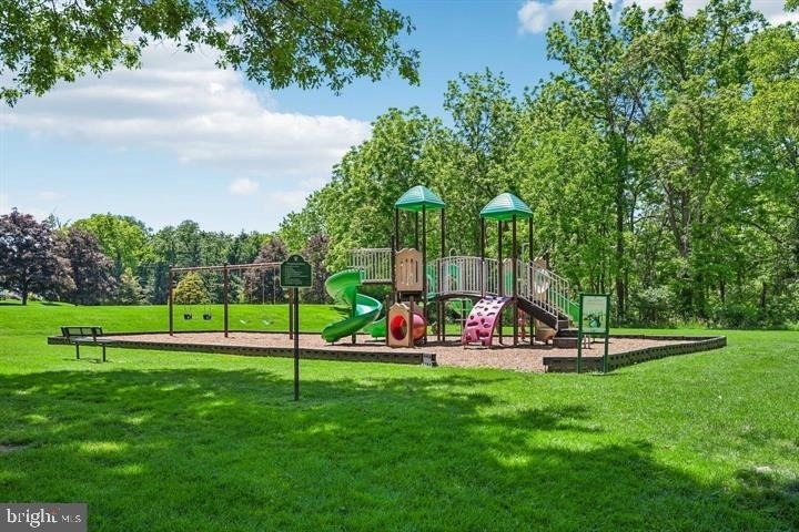 184 Victoria Court - Photo 24