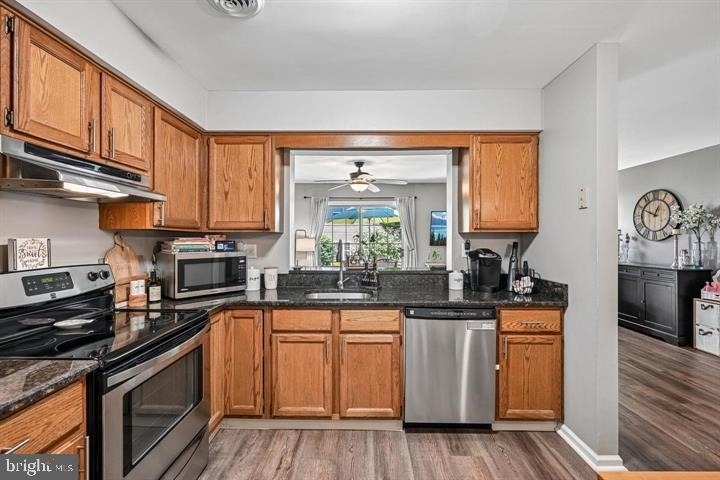 184 Victoria Court - Photo 2
