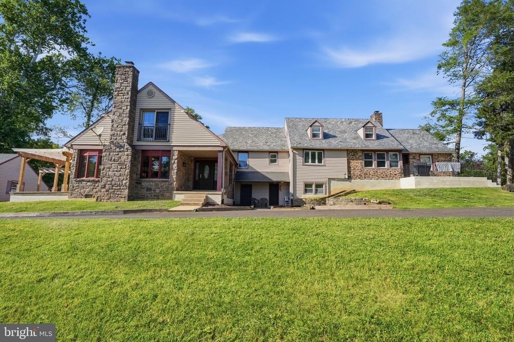 612 Bustleton Pike - Photo 0