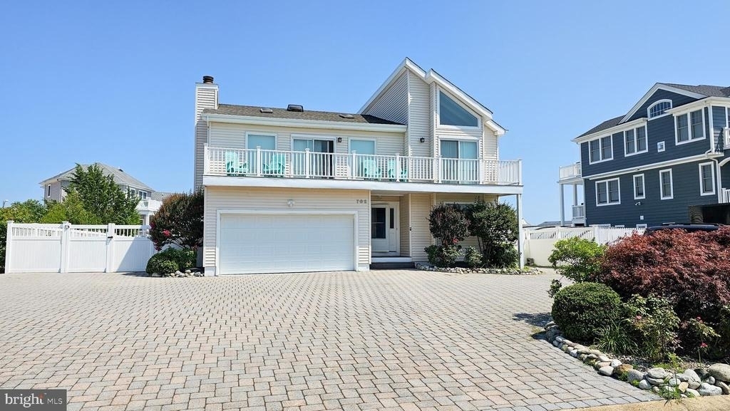 702 Newell Avenue - Photo 0