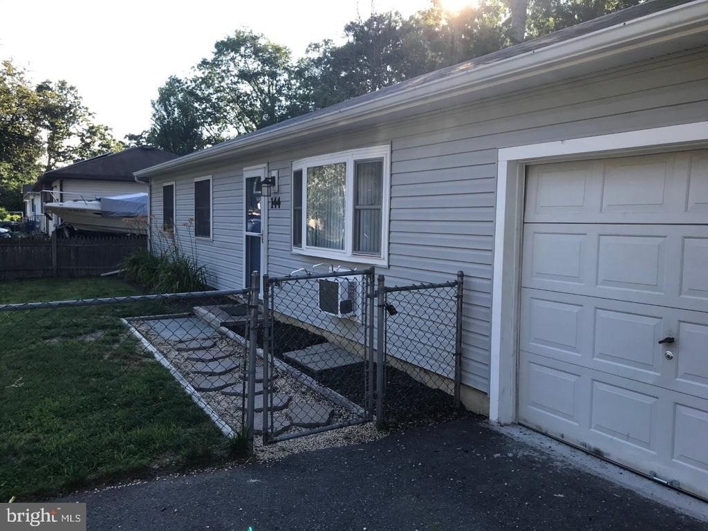 144 Hargrove Avenue - Photo 1