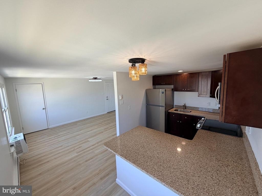 3200 W Brigantine Avenue - Photo 8