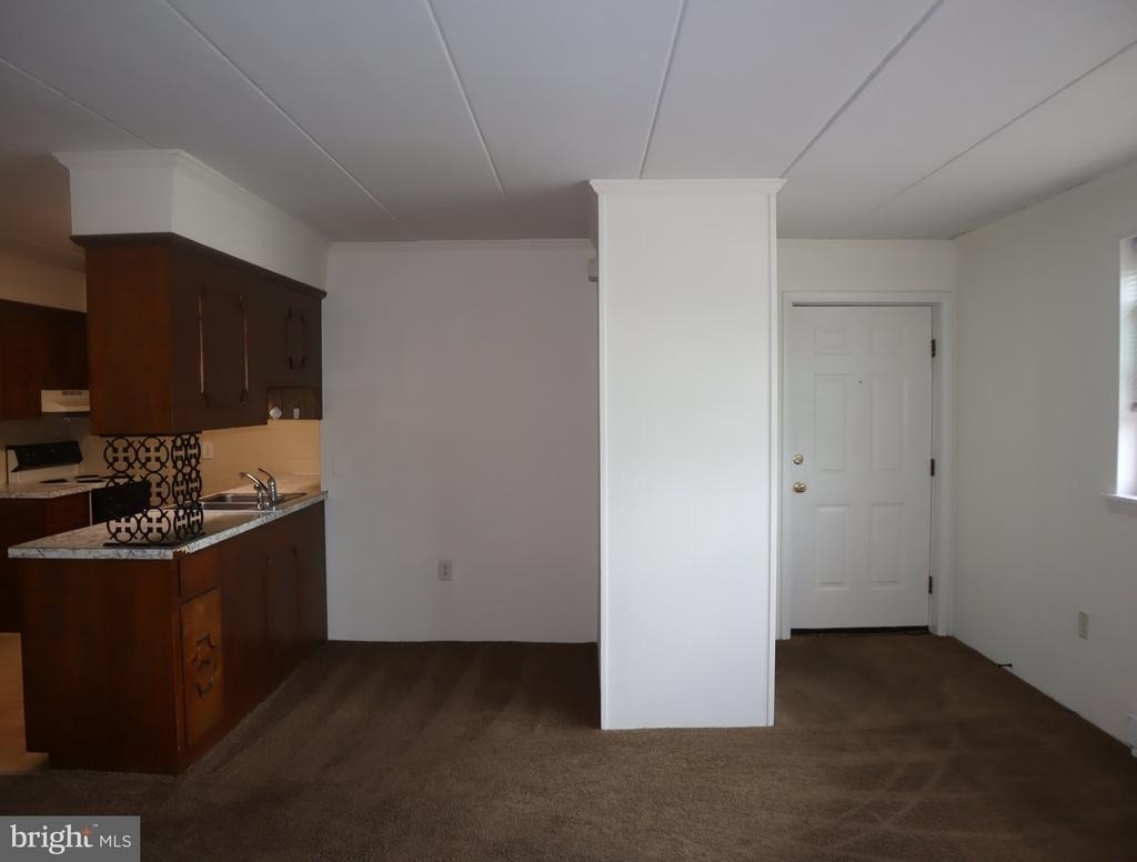 319 Camden Avenue - Photo 3