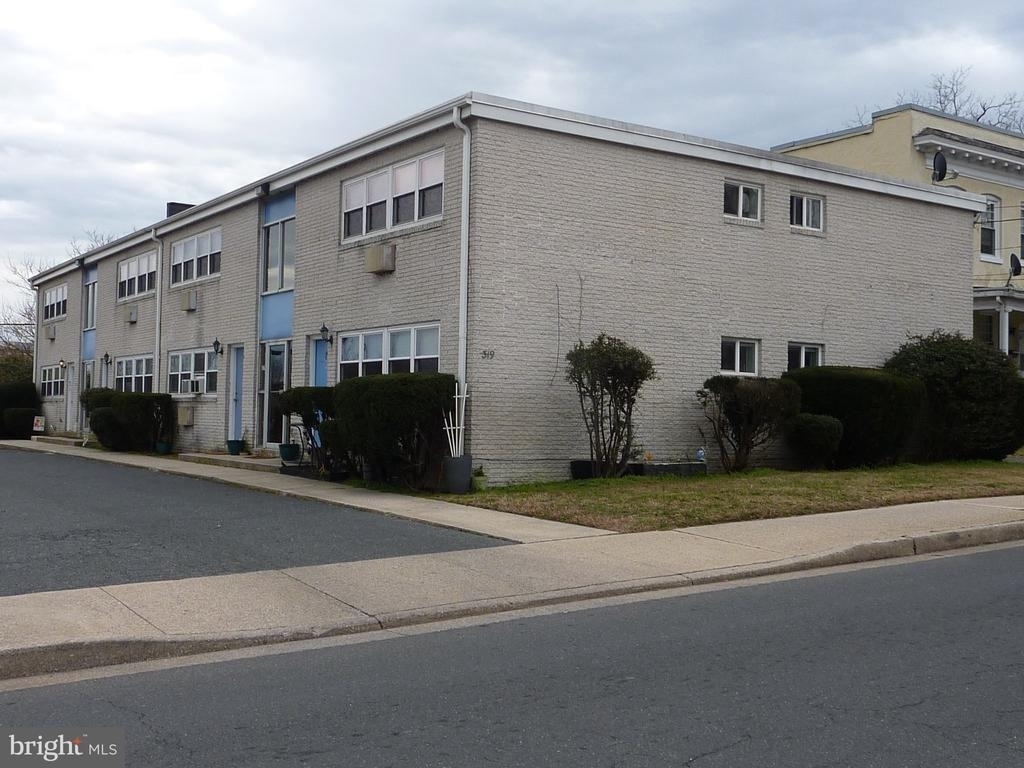 319 Camden Avenue - Photo 0
