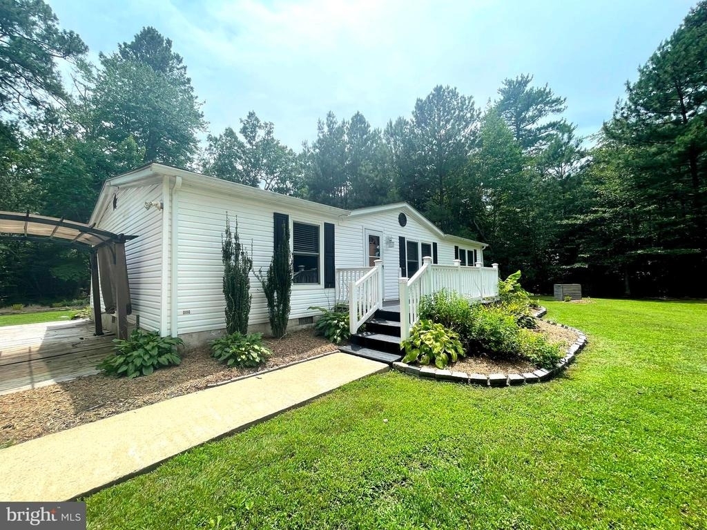39819 Lady Baltimore Avenue - Photo 0