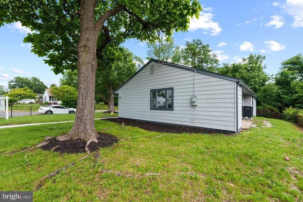 1125 Devonshire Drive - Photo 3