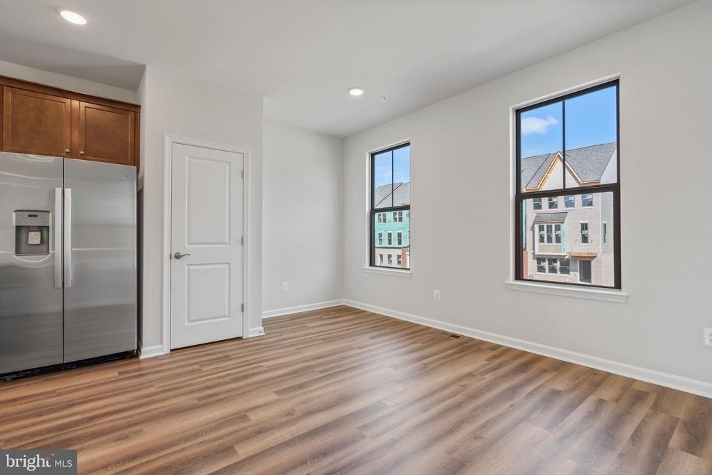 6947 Gladebrook Rd - Photo 11