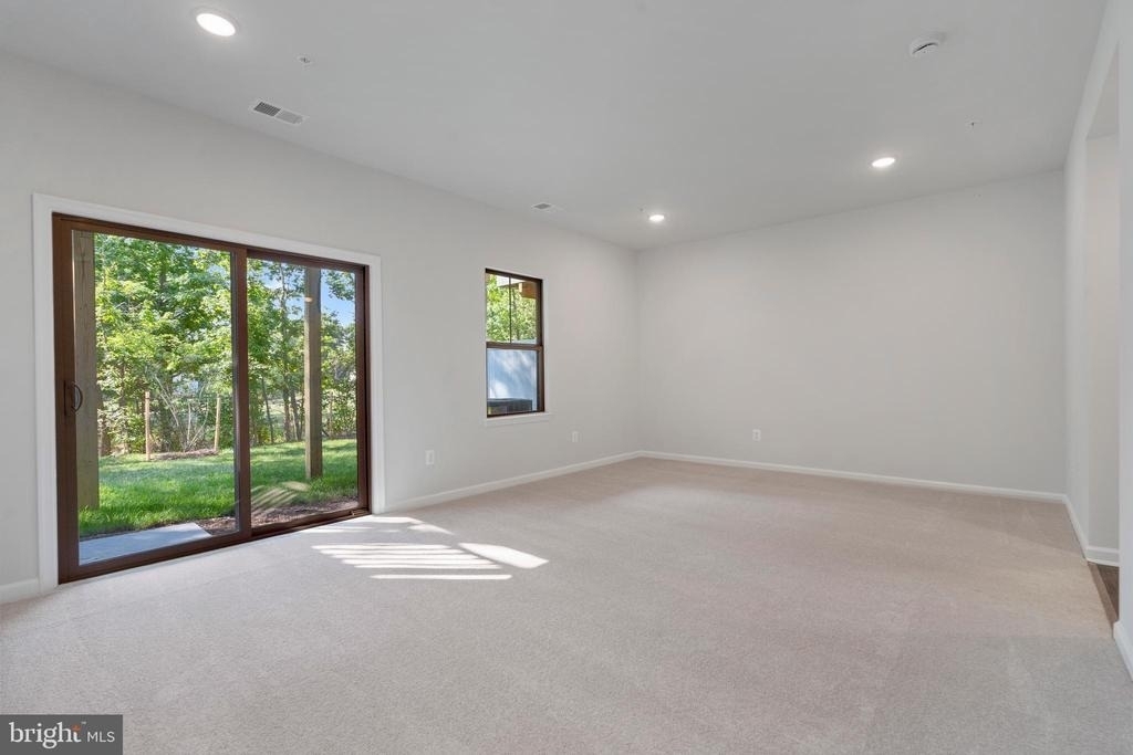 6947 Gladebrook Rd - Photo 4