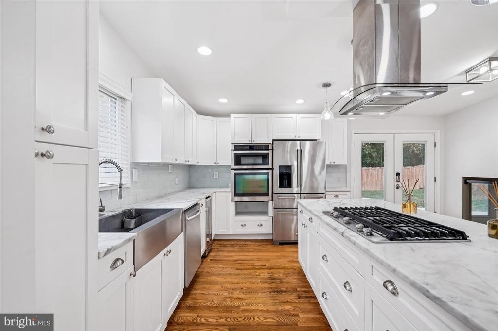 3308 Estelle Terrace - Photo 0
