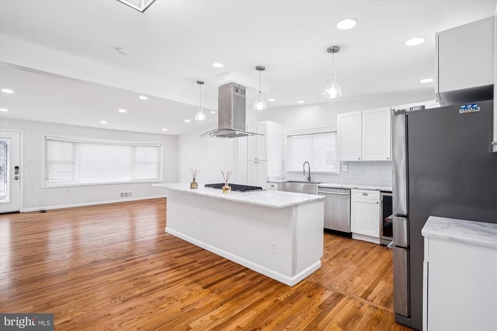 3308 Estelle Terrace - Photo 3