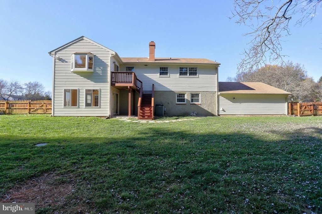 3229 Ramblewood Road - Photo 2