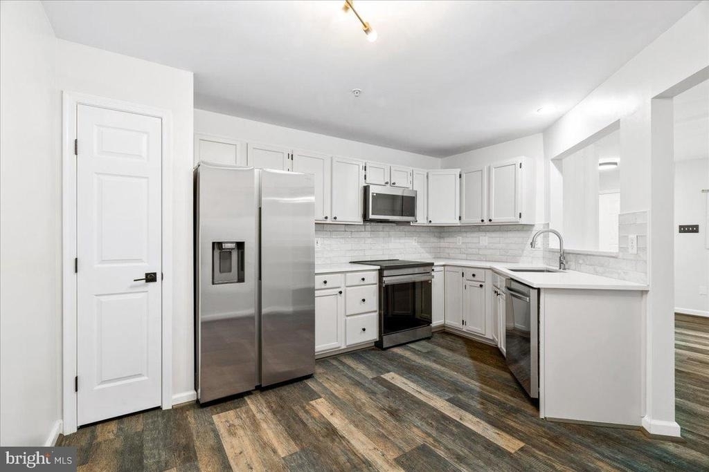 5227 Regal Court - Photo 7