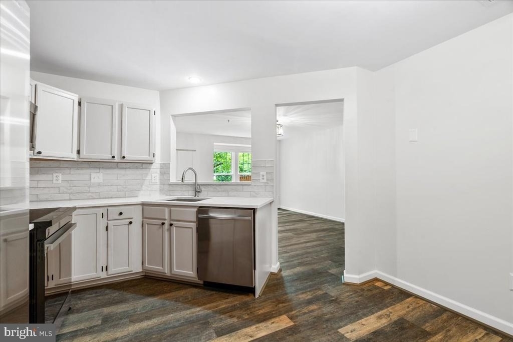 5227 Regal Court - Photo 10