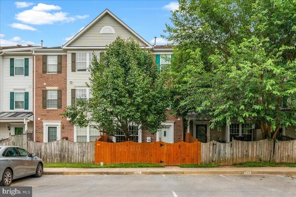 5227 Regal Court - Photo 0