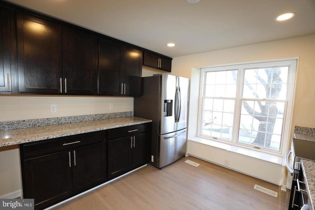 8006 Harbor Place - Photo 2