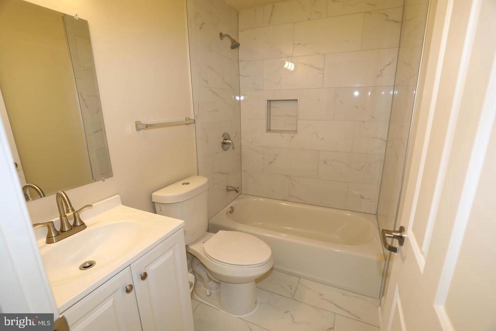 8006 Harbor Place - Photo 4